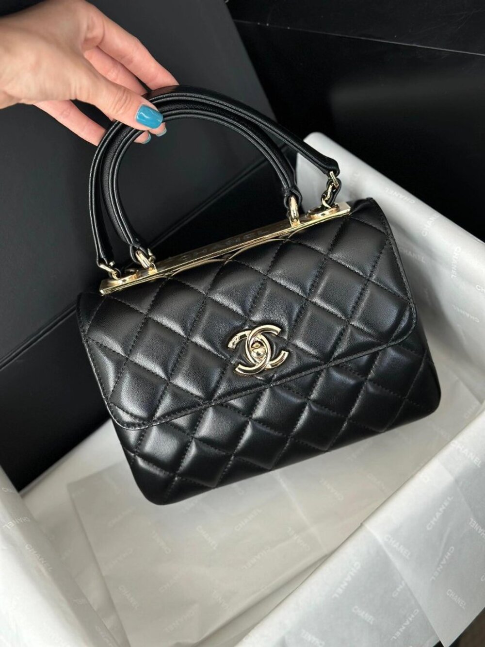 Classic CHANEL bag: A Stylish and Versatile Choice for Elegance